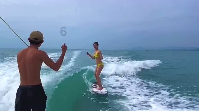 老师和学生恋爱有什么危害？游戏画面